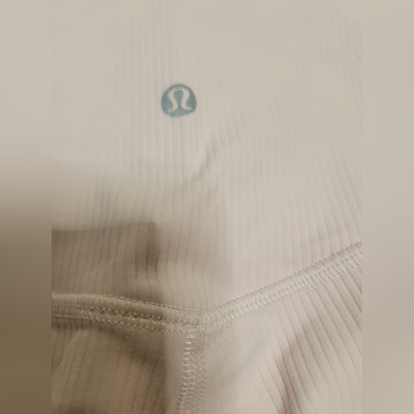 Women's Lululemon Align Pink High-Waisted Leggings - Picture 6 of 6